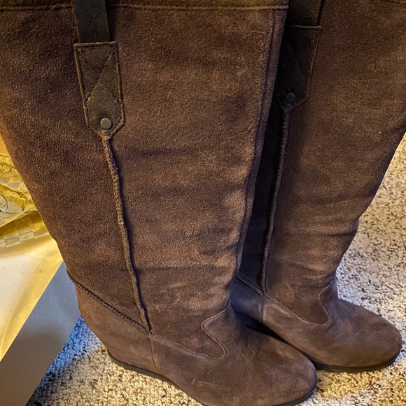 Uggs Soleil Wedge Boots - Picture 1 of 5